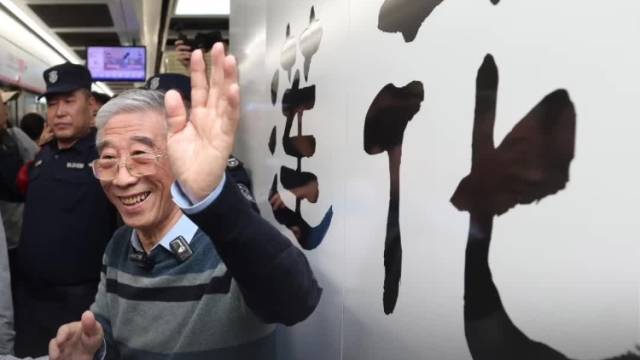 “山西姥爷”喊话深圳网友：欢迎来我老家山西、文水玩！