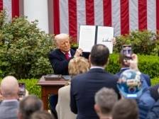 “对等”关税，拯救不了美国