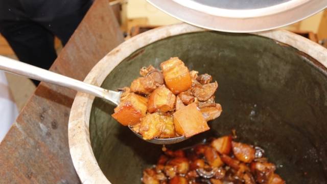 黄晶《慢火烹香，家味盈年》