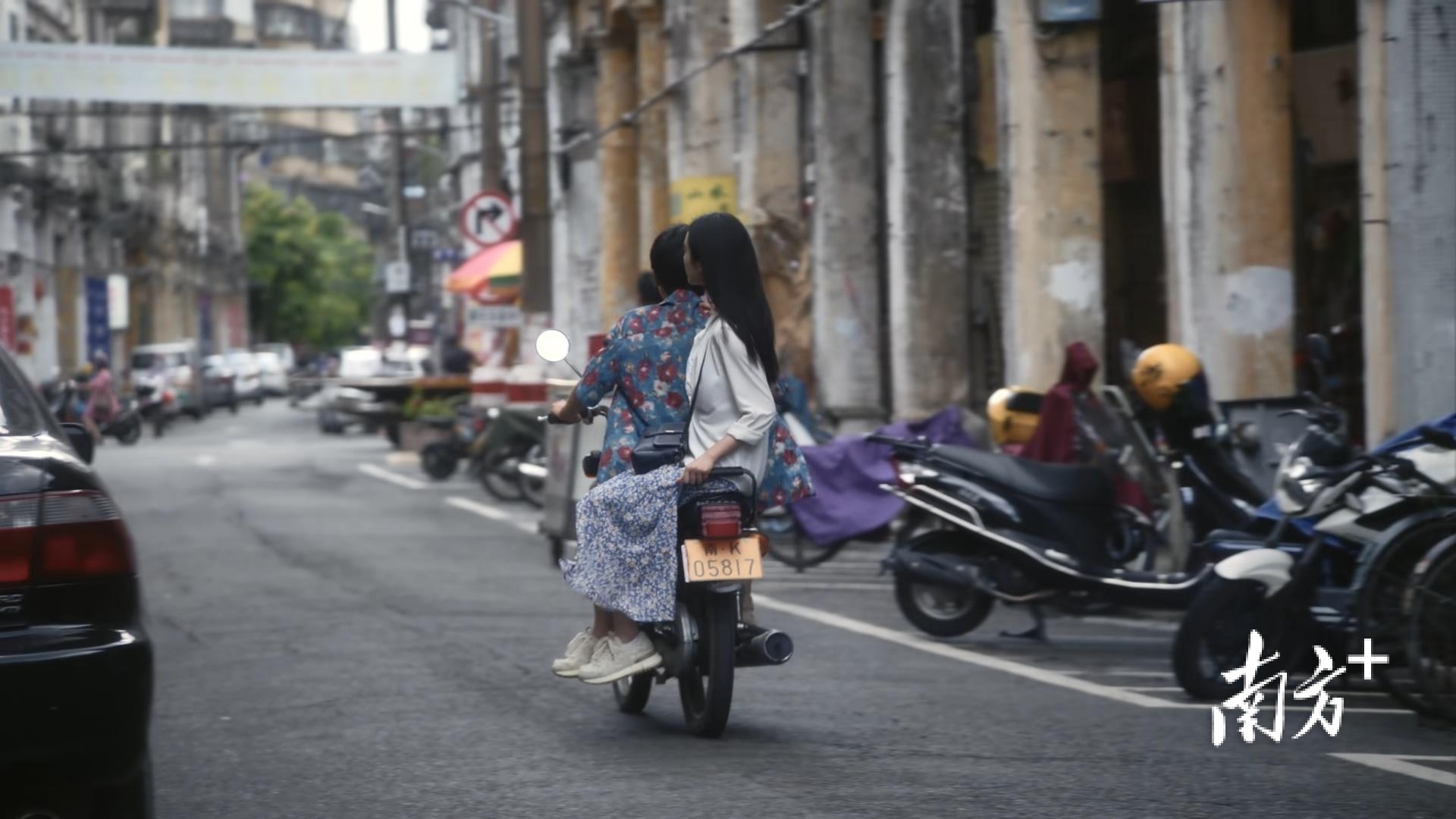 《乌云之上》中出现的蓬江区长堤历史文化街区。截图自《乌云之上》