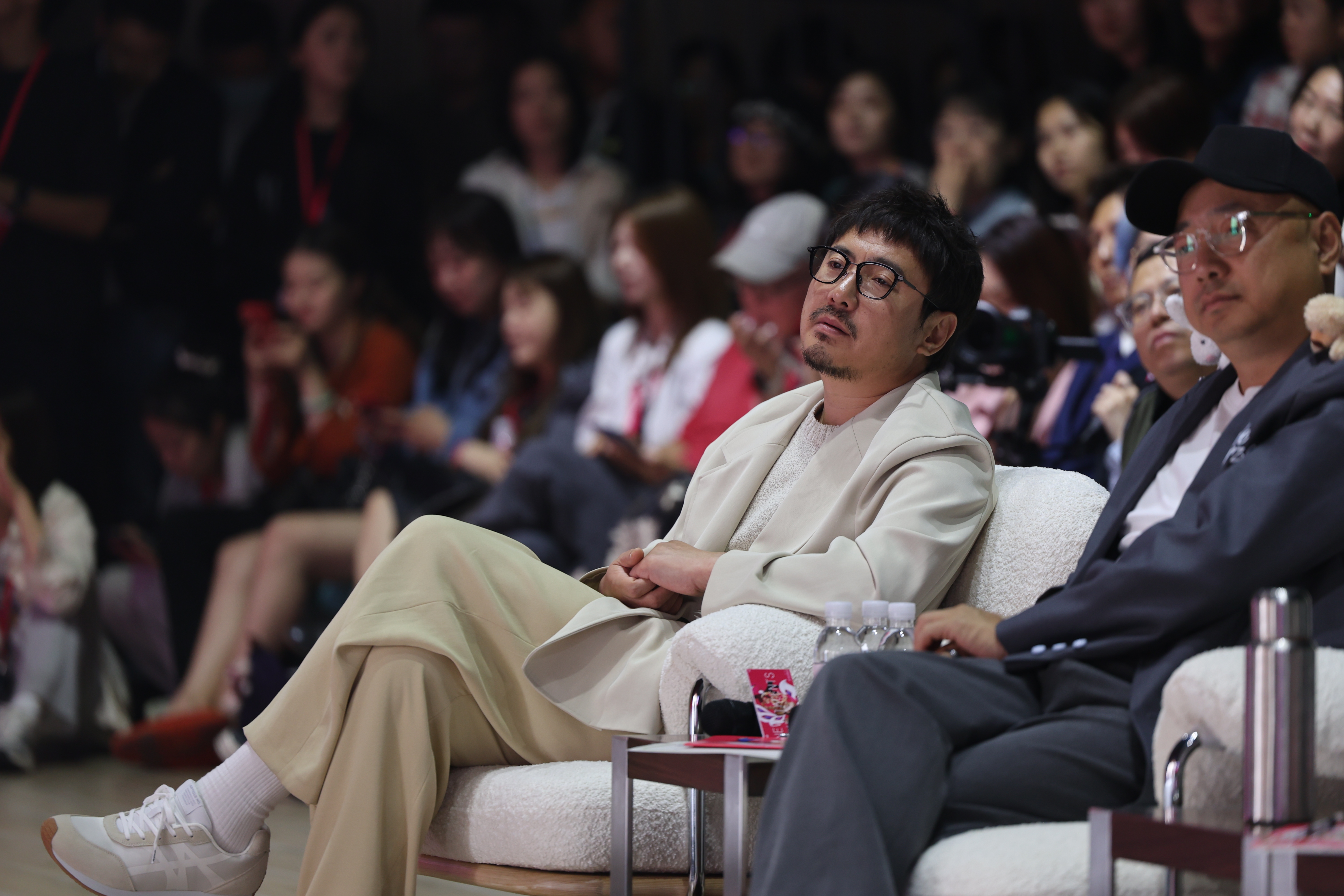 冯小刚、徐峥作为明星决策人,与澳门国际喜剧节发起人沈腾、马丽,一同为优秀作品提供行业资源及资金支持。