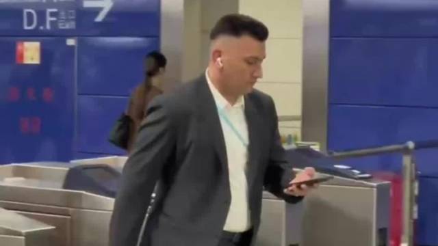 广州地铁再次上演“环球世界”模式，全球客商们来赶早集啦