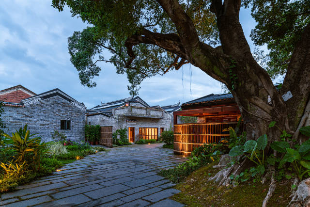 塱头村因地制宜打造古村民宿区。