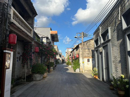 雍陌村的古街巷是远近闻名的“网红打卡点”。 雍陌村的古街巷是远近闻名的“网红打卡点”。