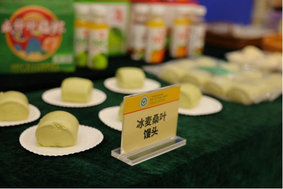 以吉林冰麦为原材料制成的系列面制品。