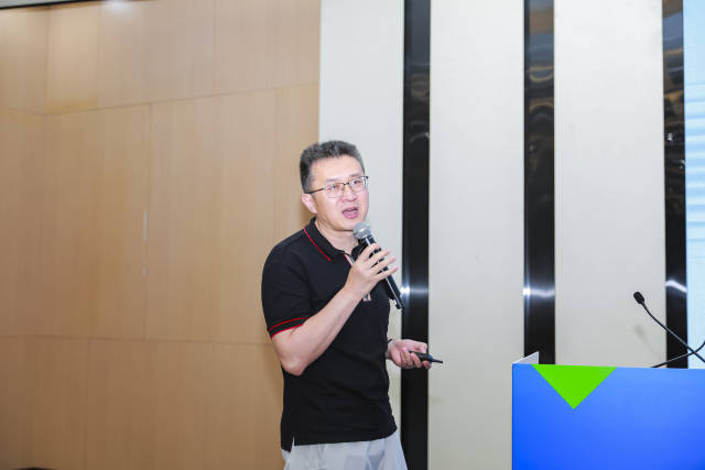 侨益物流股份有限公司仓储总监李骁刚