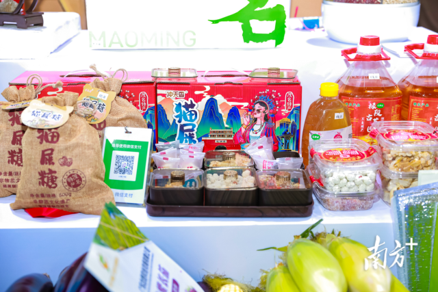 猫屎糖、花生油、花生酥等各类花生产品。