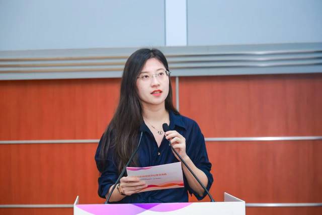 广东财经大学网络传播学院教师、知名视频博主“青椒姐姐”朱立芳发言。