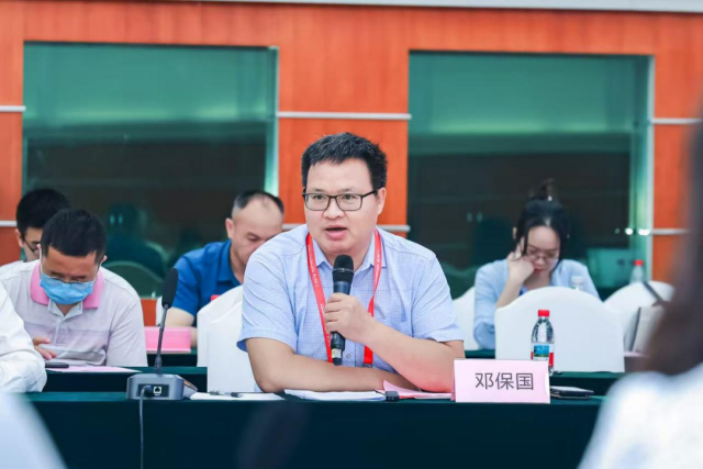 仲恺农业品牌创新研究院执行院长邓保国发言。