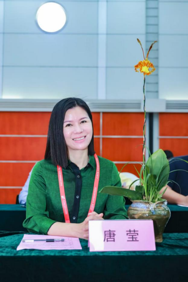 肇庆市乡村振兴局常务副局长唐莹携“齐天大圣”（父兰）亮相分享会。