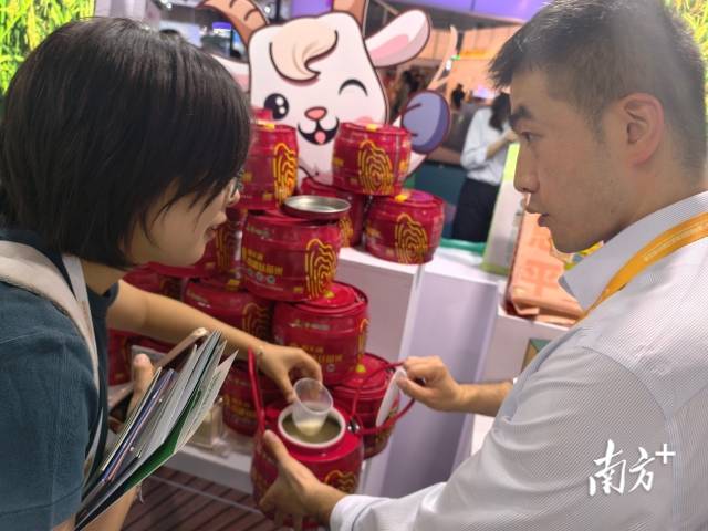 南雄丝苗米米罐一打开，浓浓的米香扑面而来