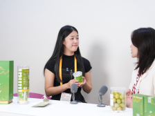 “国字号”博览会内搭起直播间，企业代表现场“带货”｜展会动态⑲