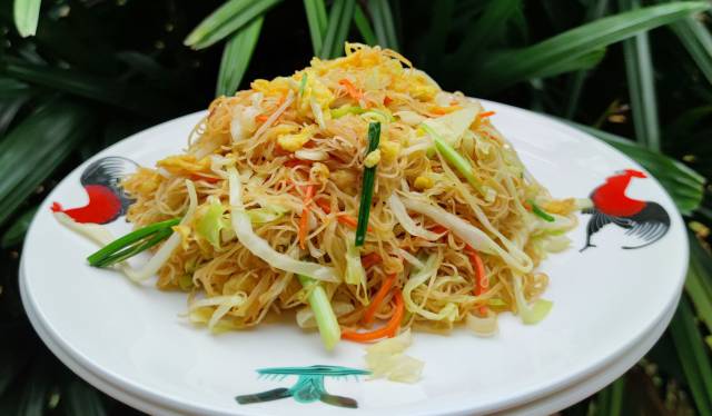 陂头米粉米香浓郁，口感劲道，煮、炒两相宜。