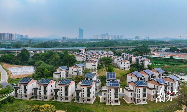 村中智能低碳的新居。 村中智能低碳的新居。