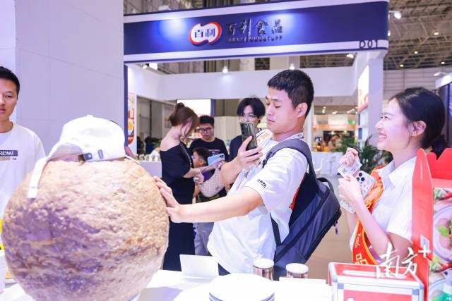哇，80斤牛肉丸，必须拍照留念！