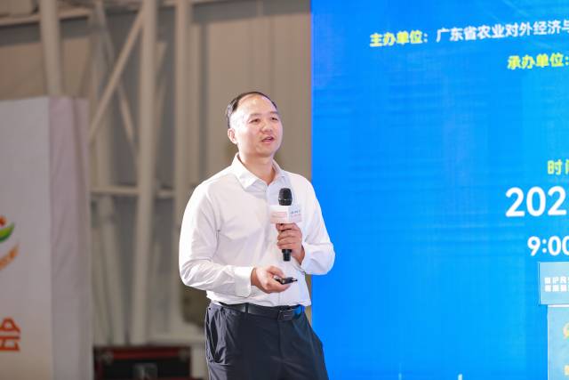 广东农科院加工所吴继军研究员发表《高品质预制食品安全加工与风险防控技术》主题演讲。