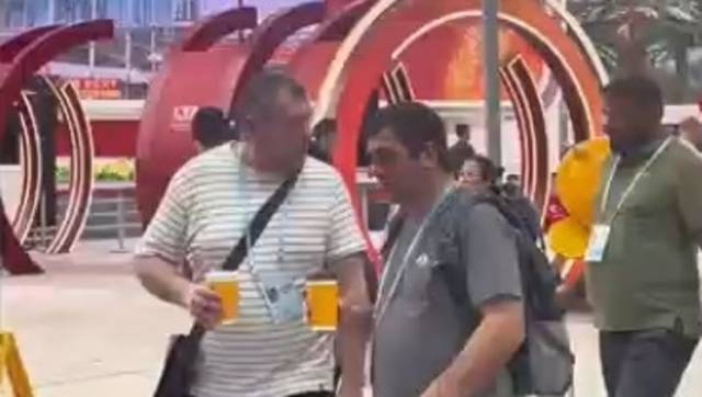 第137届广交会第二期开门迎客，琶洲展馆变“人类大型赶集现场”