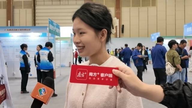 视频 | 重庆大学湛江学子现场签约，接到家乡的offer很激动~