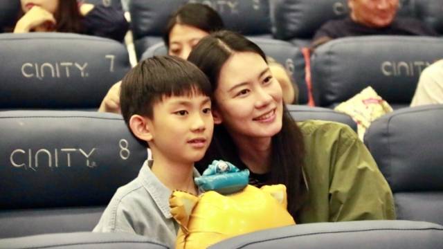 《海底小纵队：海啸大危机》超前观影人气火爆，亲子家庭共赴海洋冒险！