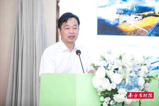 广西蚕业技术推广站站长卿军推介广西蔬菜产业。