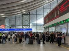 “五一”期间，深圳加开超200趟夜间高铁