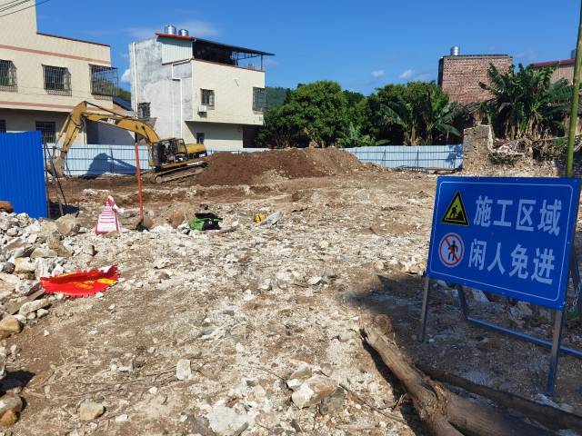 园福坝乡村改造现场。