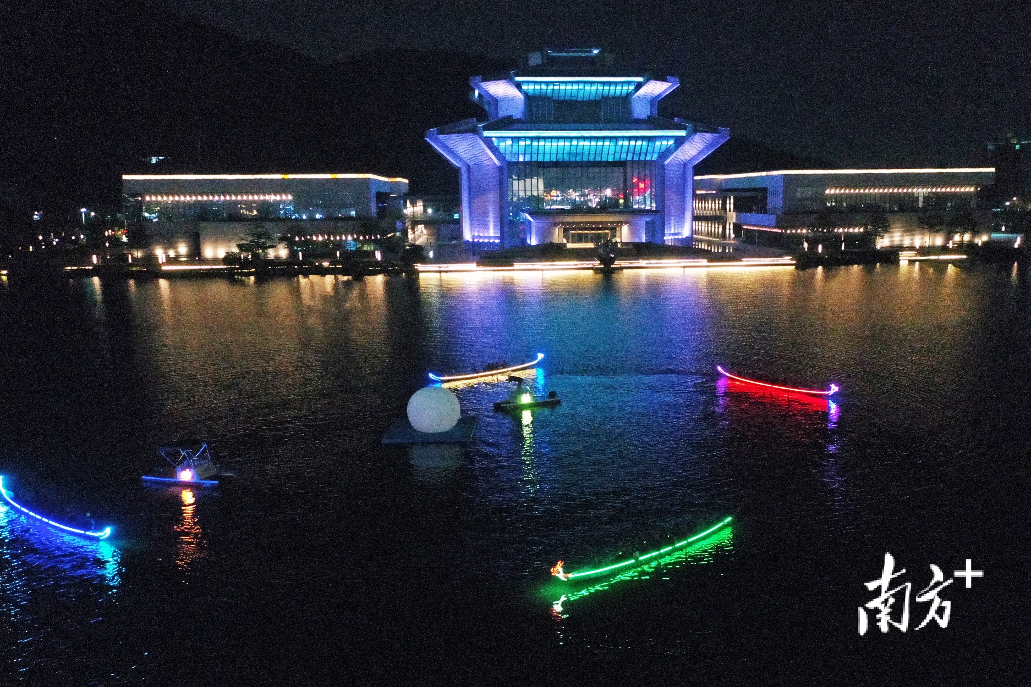 佛山五区精心筹备了超30场活动，预计将吸引逾170万人次游客前来体验。南方+ 戴嘉信 拍摄