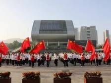 哈工大（深圳）校区：师生在国旗下同上一堂实景思政课｜南山国防