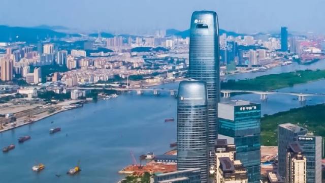 2024年成绩单曝光，保利、中海、华润三家谁强谁弱？丨冷眼看财报