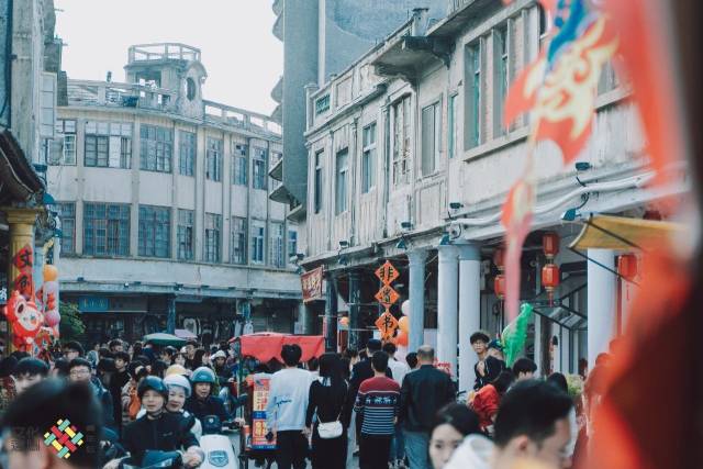 节假日游人如织的揭阳古城。