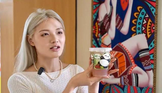 广西三江馆“芦笙恋歌”饮品备受青睐。