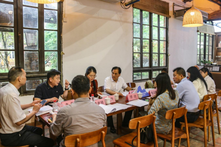 政企代表在沙龙活动上畅所欲言