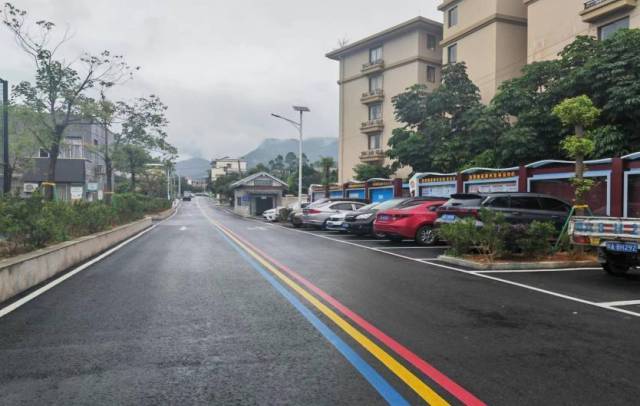 位于增城区派潭镇上九陂村的最美旅游公路示范段彩色骑行道。 