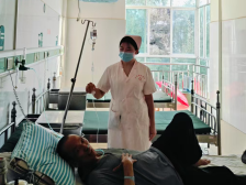 黄嘉谊：褥疮恶臭不退缩，90后护士用爱疗伤｜大岗镇卫生院