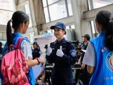 小记者“探班”深圳少年警营会操大赛，警媒互动点亮青少年成长之光