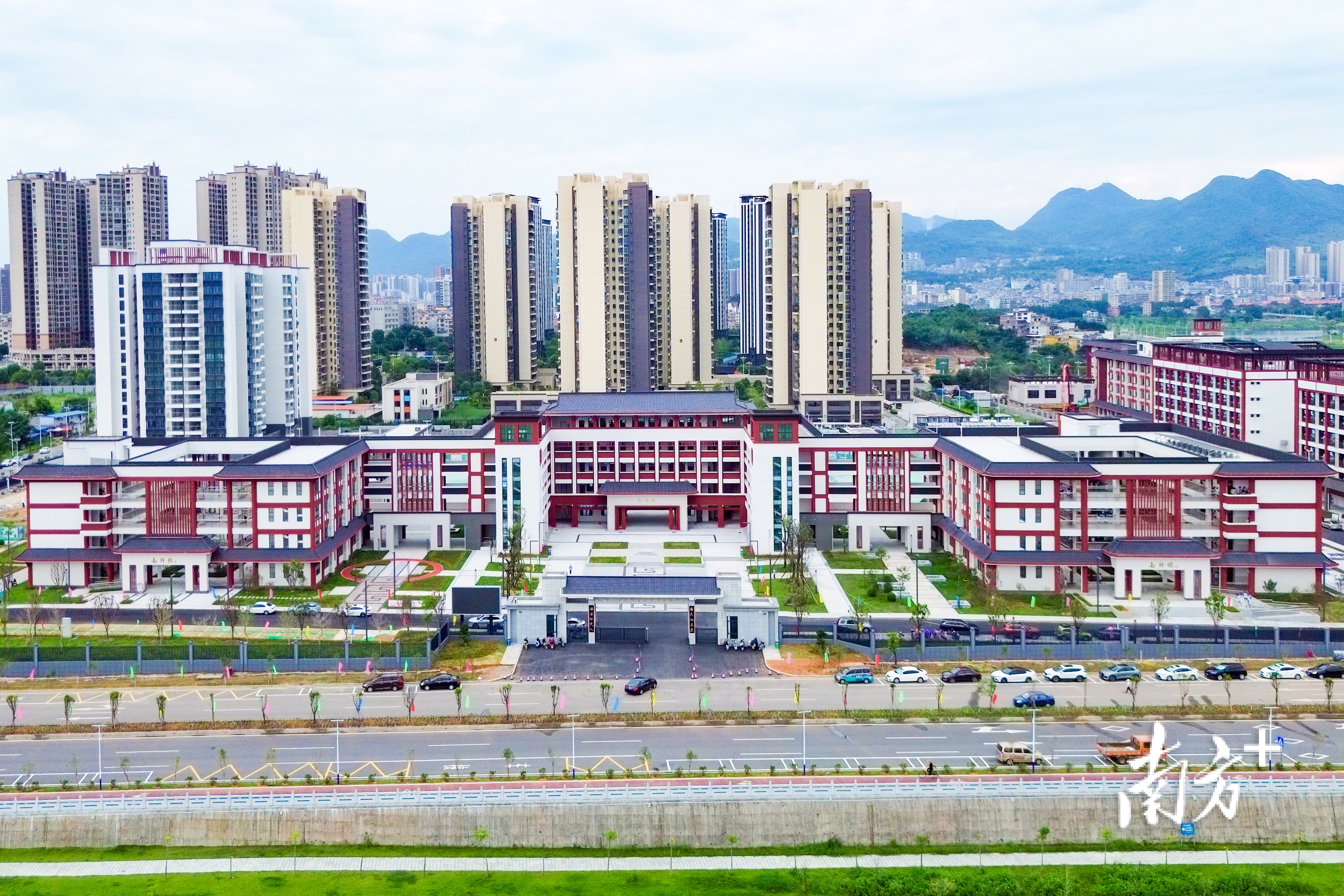 广州六中连州实验学校。张晓欣 摄