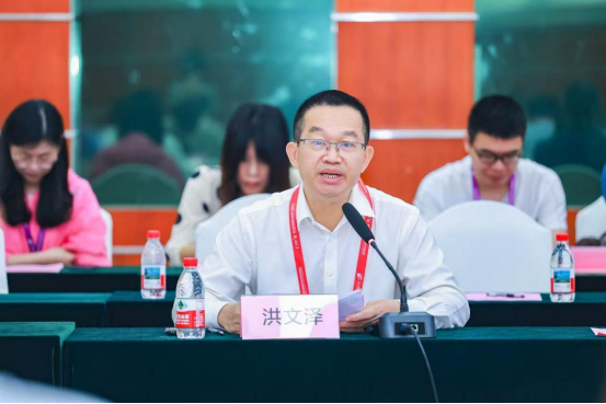 湛江市遂溪县乌塘镇委书记洪文泽。