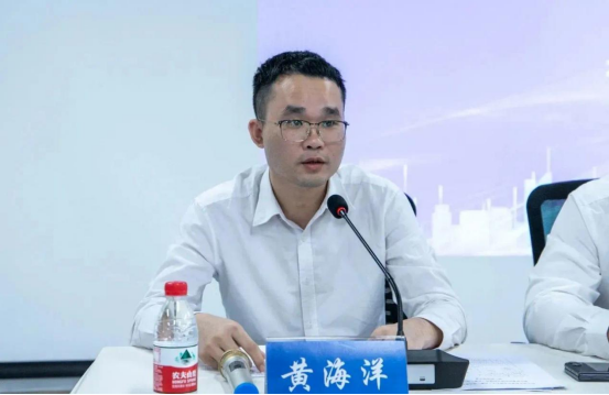 十万电商云学堂负责人、导师代表黄海洋。