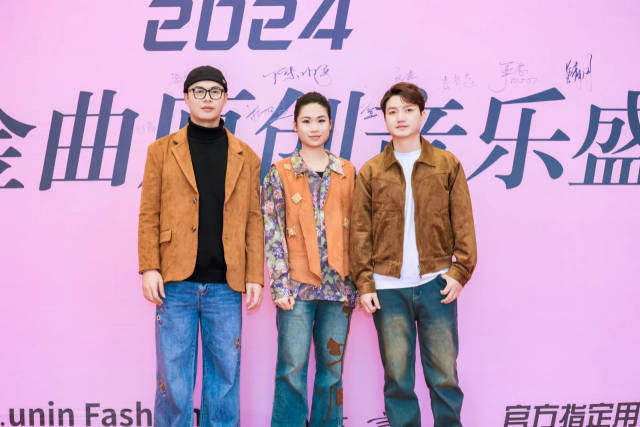 “河阳组合”潘德林、小金及文迪。受访者供图 “河阳组合”潘德林、小金及文迪。受访者供图