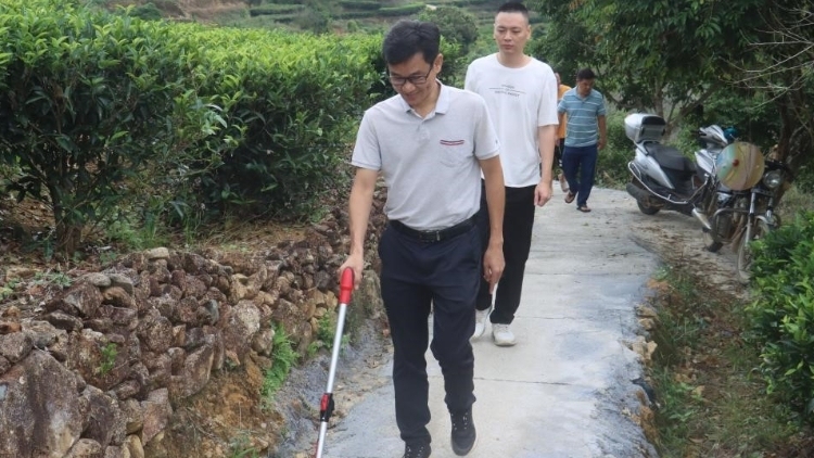 驻饶平建饶镇工作队陈小武：振兴山区的行家里手 | 驻在千镇万村⑫