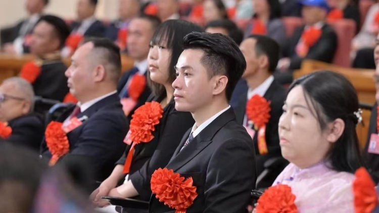 來自湛江雷州的“全國自強(qiáng)模范”黃忠亨：從自強(qiáng)不息改變命運(yùn),，到投身慈善幫助他人
