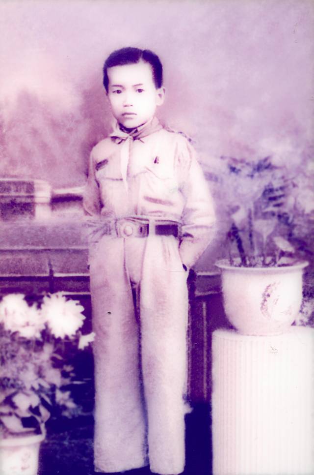 上世纪40年代,少年卢瑞华。 上世纪40年代,少年卢瑞华。