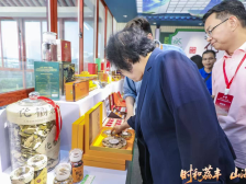 广东三宝亮相2025茂名荔枝嘉年华，“媒体+化橘红”成焦点