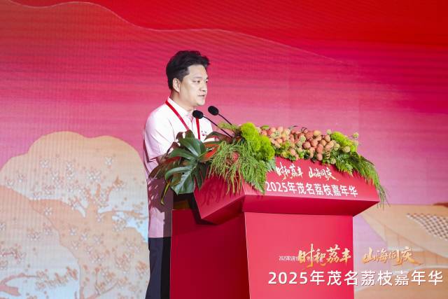 京东集团副总裁马建军致辞。