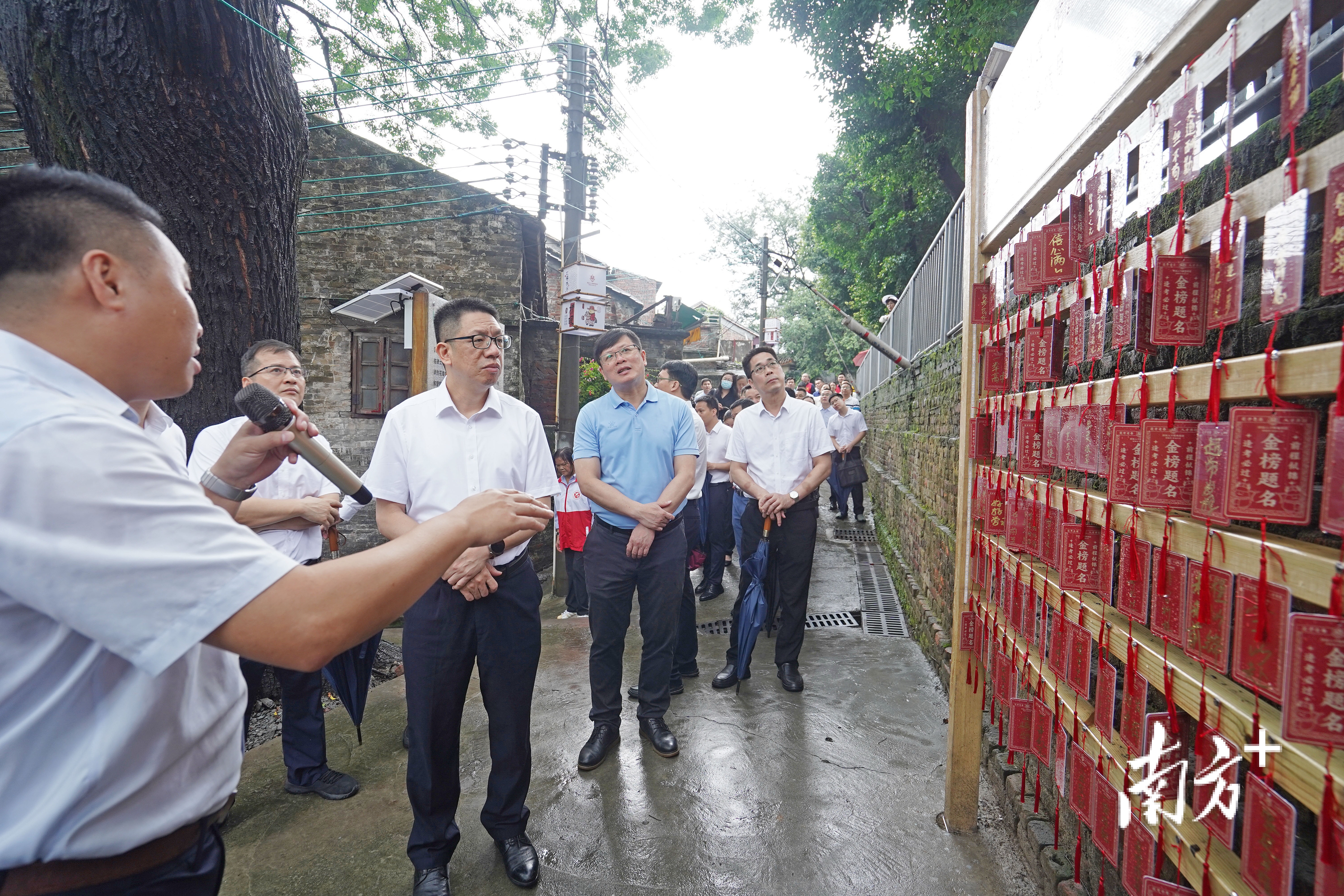 忠信社区“花开老巷”项目现场。戴嘉信 摄