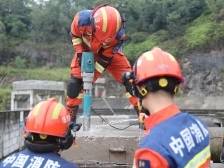 直击广东地震救援演练：超450名消防员“孤岛”中救援