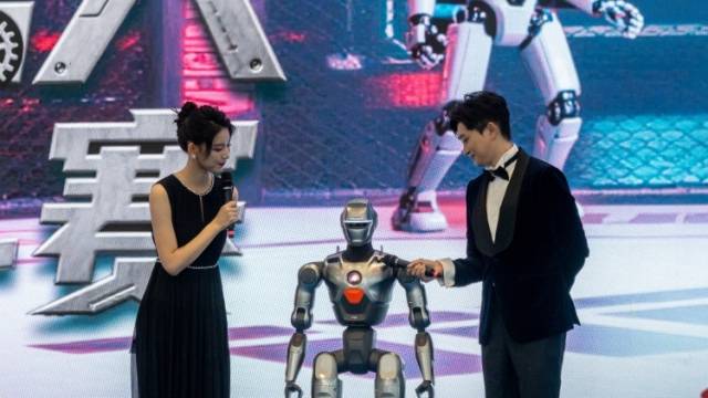 比WWE刺激？！广东将举办全球首个人形机器人自由格斗赛