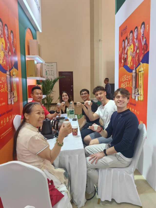 国内外渠道商、消费者纷纷慕名品尝新会陈皮茶