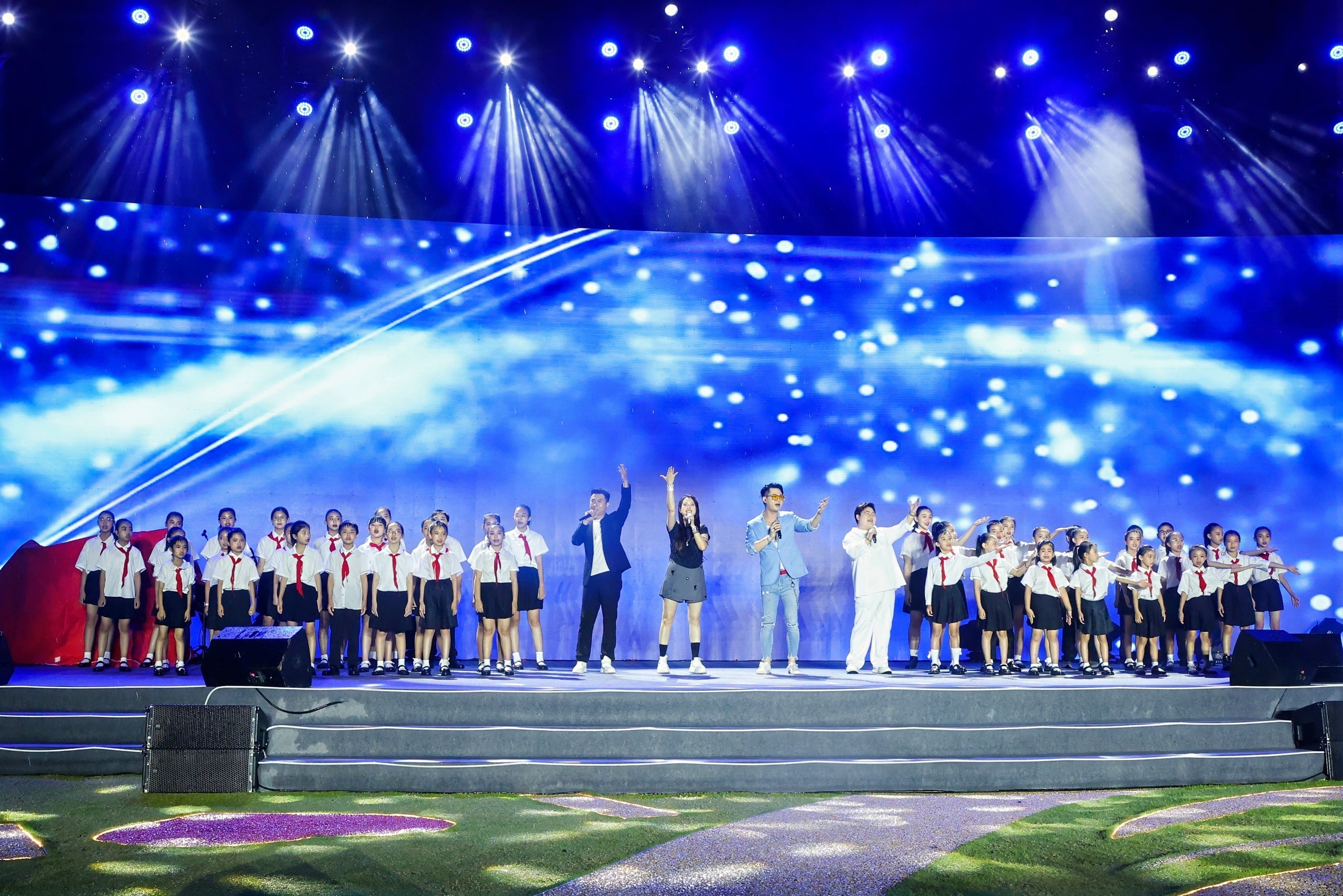 视频|音乐破次元!滨海湾AI音乐会燃爆这个夏夜_南方+_南方plus
