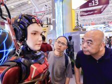 科技“整活”文化，这届文博会含“AI”量飙升